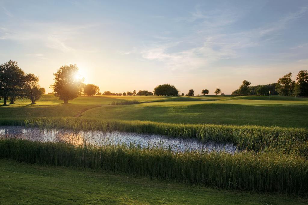 Bjaere Golfklubb Hotel & Lodge 巴斯塔德 外观 照片