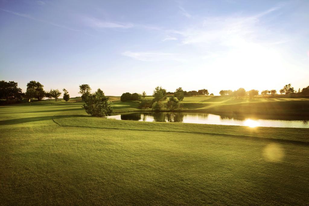 Bjaere Golfklubb Hotel & Lodge 巴斯塔德 外观 照片
