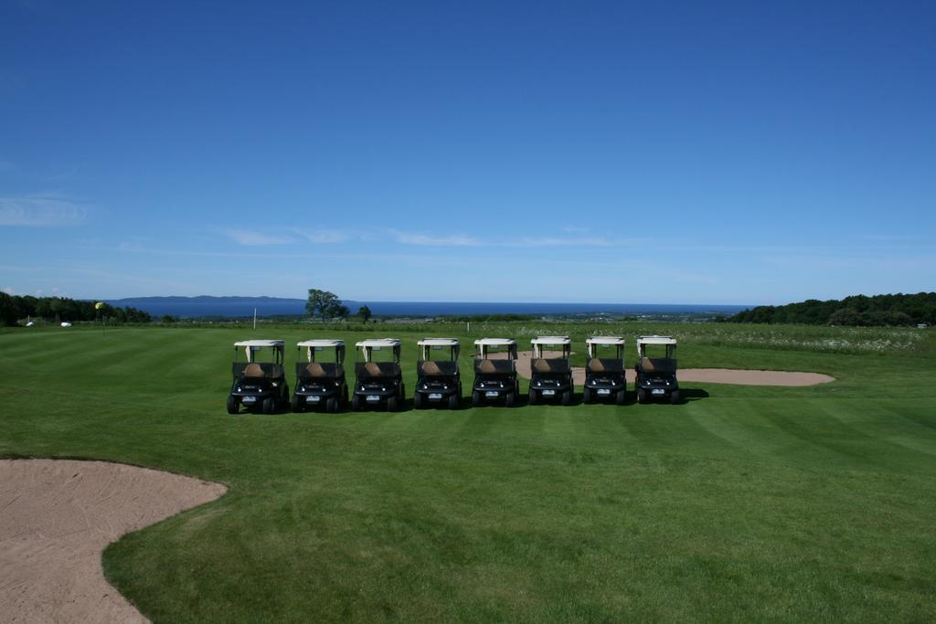 Bjaere Golfklubb Hotel & Lodge 巴斯塔德 外观 照片
